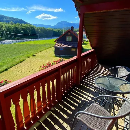 Mo Laksegard Lodge Sand (Rogaland)